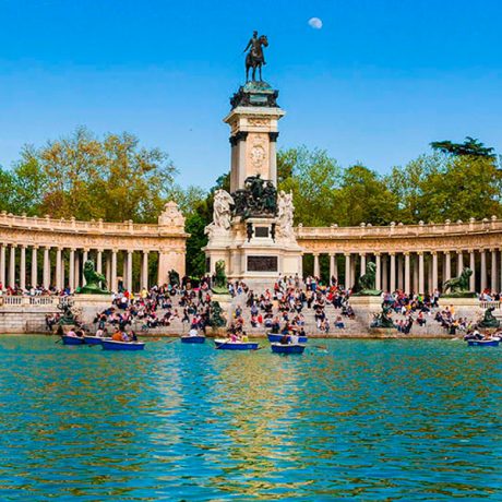 Retiro park pond