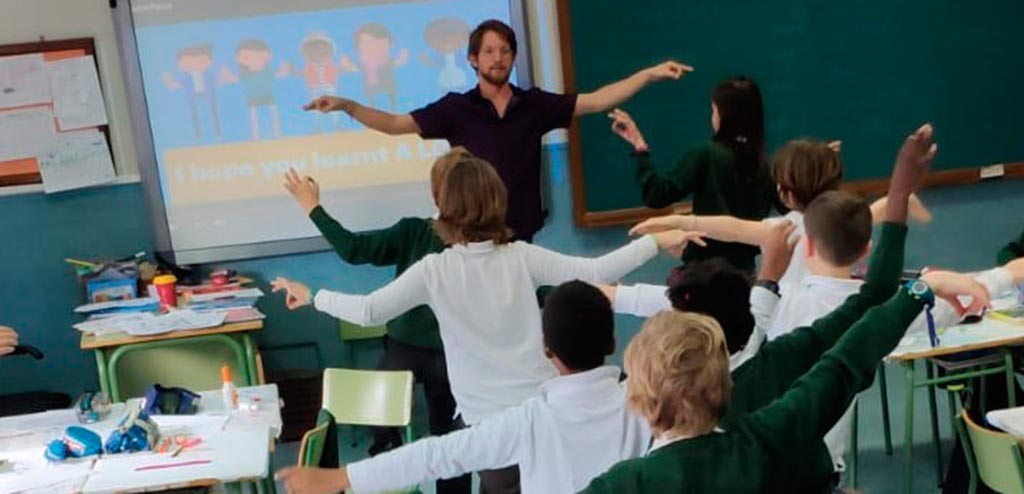 Teach English in Spanish public schools