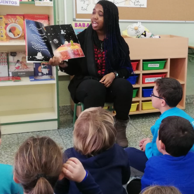 storytelling-teaching-in-class